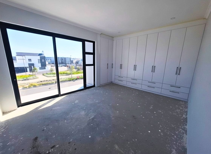 5 Bedroom Property for Sale in Sandown Western Cape